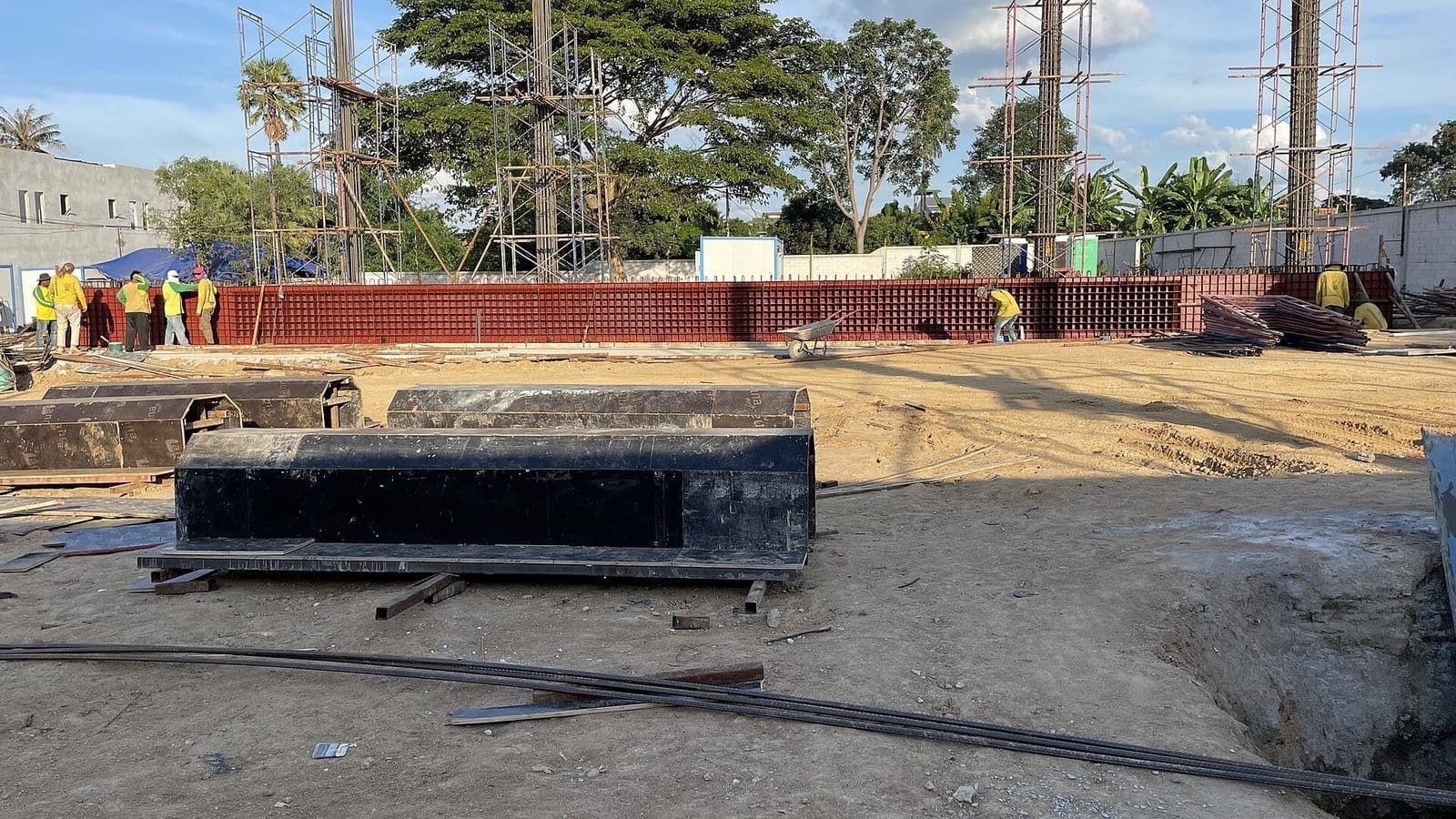 Encofrado metálico para muro de concreto